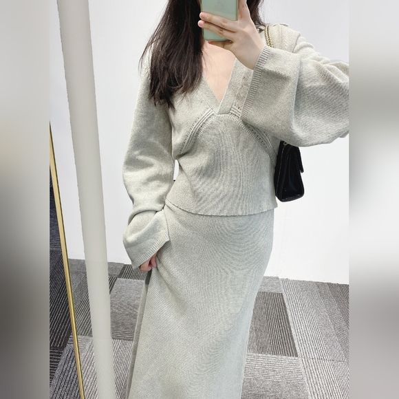 French 2-piece Sweater Set: Top+ skirt - Picture 2 of 6